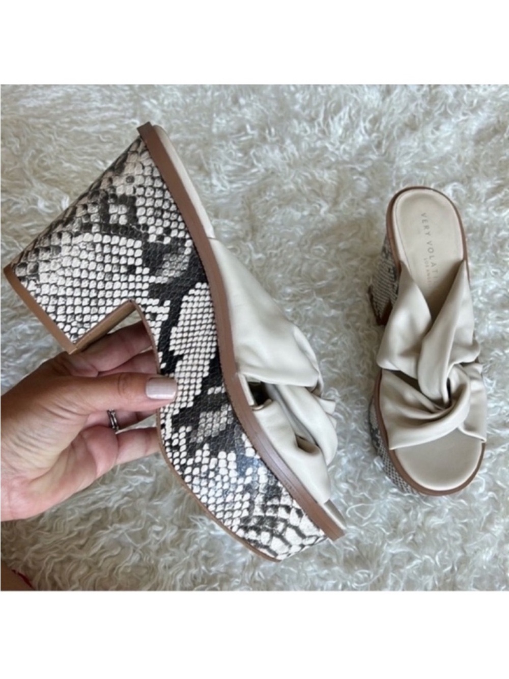 Very Volatile Snake Print Chunky Platform Heel Sandals/Slides Sz 9.5 Beige Gray